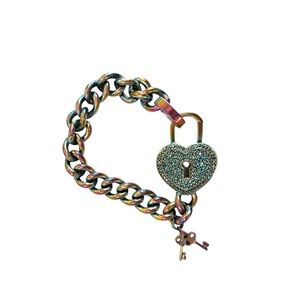 💖𝐉𝐔𝐈𝐂𝐘 𝐂𝐎𝐔𝐓𝐔𝐑𝐄 Rare Iridescent Padlock Bracelet 🌈✨ Y2K